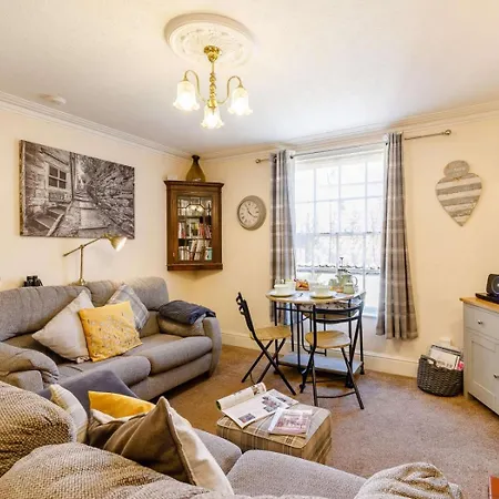 2 Bed In Whitby Oc-87059 * Robin Hood's Bay