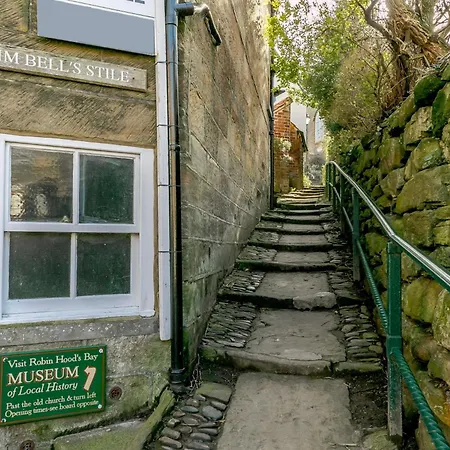 Hébergement de vacances 2 Bed In Robin Hoods Bay 87059 *