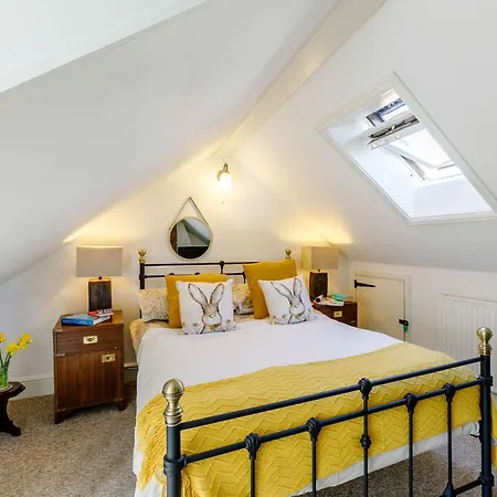 2 Bed In Robin Hoods Bay 87059 Ferienhaus *