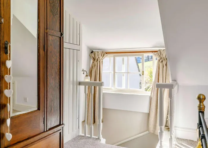 2 Bed In Whitby Oc-87059 * Robin Hood's Bay